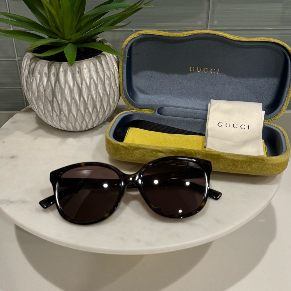 Gucci GG0461SA-02 Women’s Round Sunglasses Brown Havana Tortoise